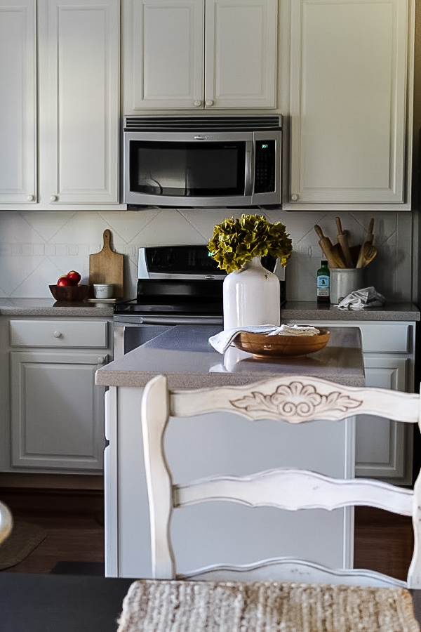 A kitchen makeover doesn't have to break the bank. You can transform your kitchen cabinets using Fusion Mineral Paint.